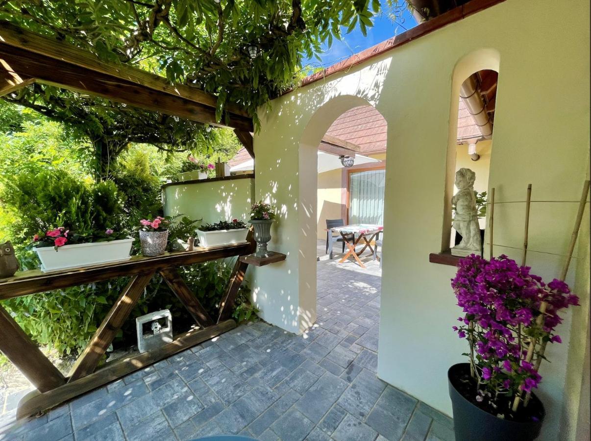 Lo'Gîte L'Allée du Val Lalaye Extérieur photo