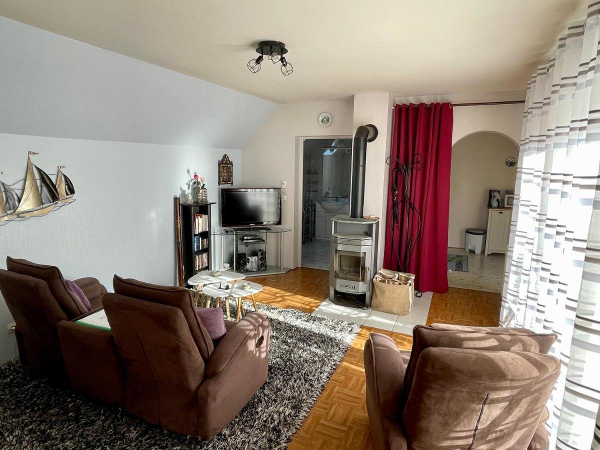 Lo'Gîte L'Allée du Val Lalaye Extérieur photo